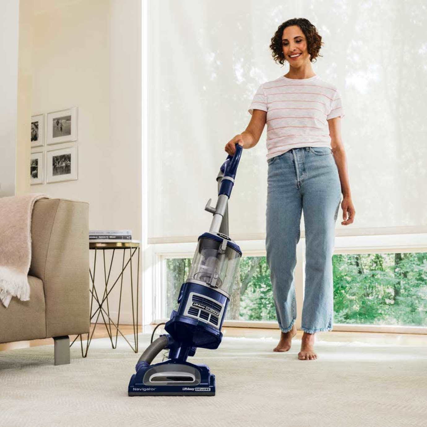 Shark-Ninja Navigator Deluxe Upright Vacuum - Image 2