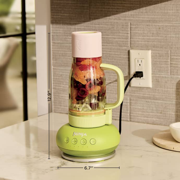 Shark-Ninja BlendBOSS Personal Blender Bundle with 26 oz Travel Tumbler - Image 17