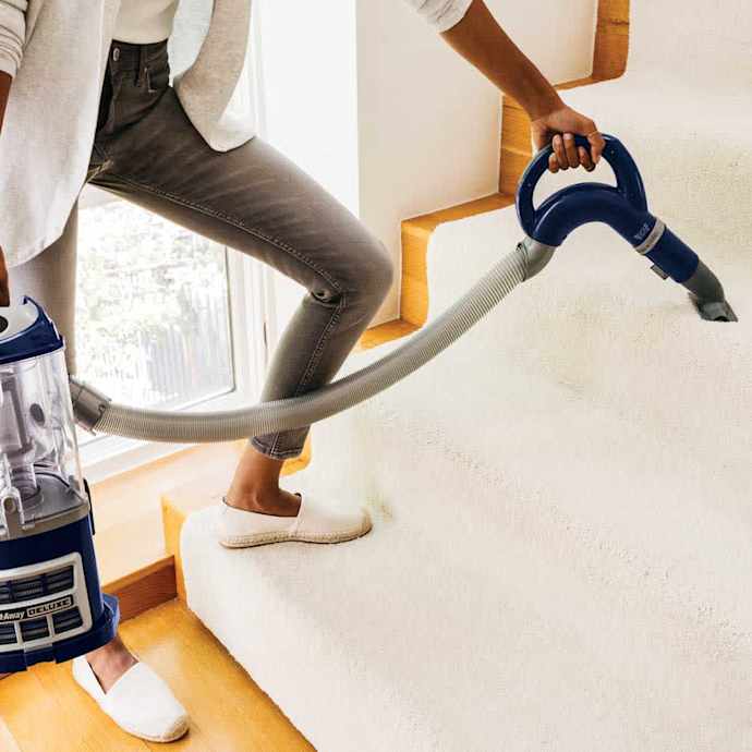 Shark-Ninja Navigator Deluxe Upright Vacuum - Image 14