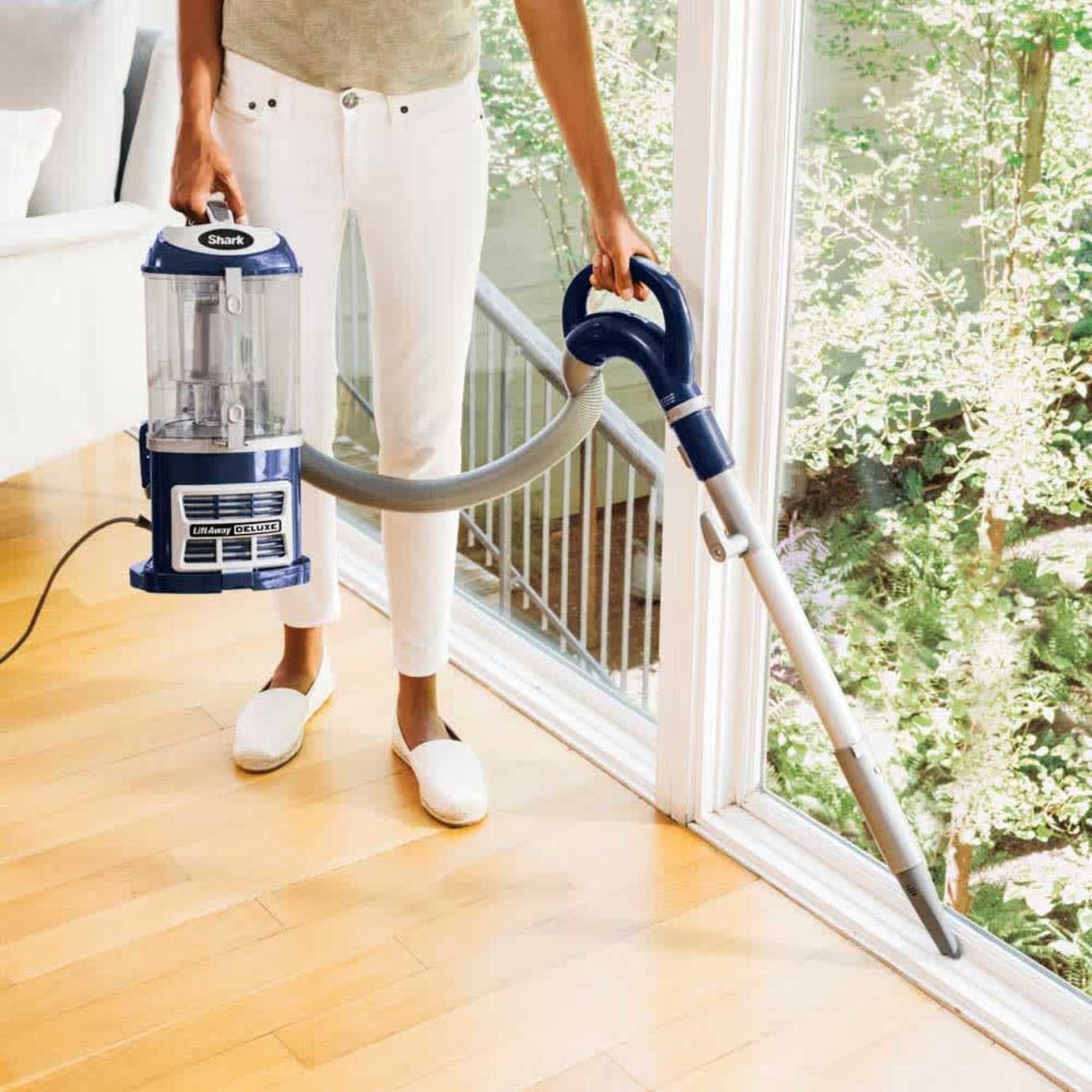 Shark-Ninja Navigator Deluxe Upright Vacuum - Image 3