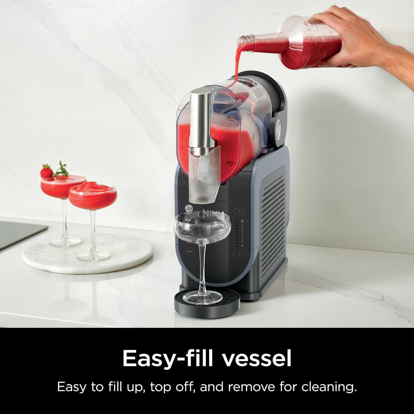 Shark-Ninja SLUSHi Slushie Machine and Tote Bag - Image 11