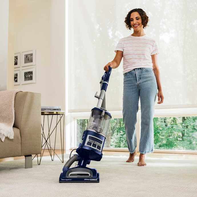 Shark-Ninja Navigator Deluxe Upright Vacuum - Image 10